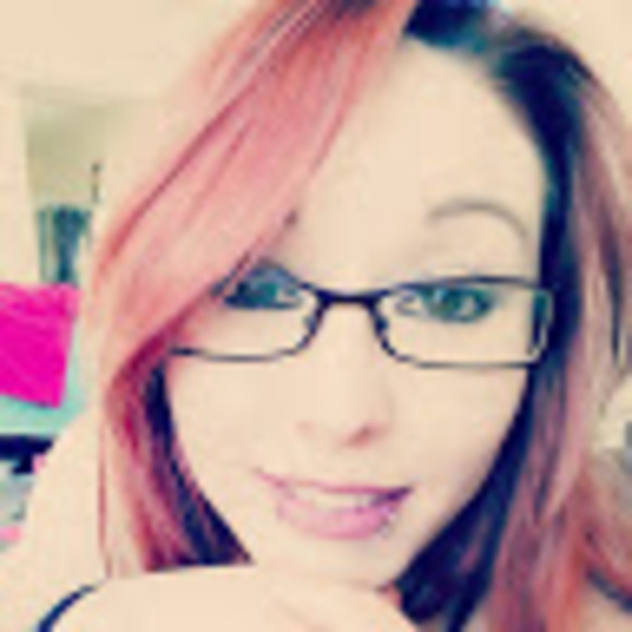 Meet your Posher, Felicia - Picture 1 of 1